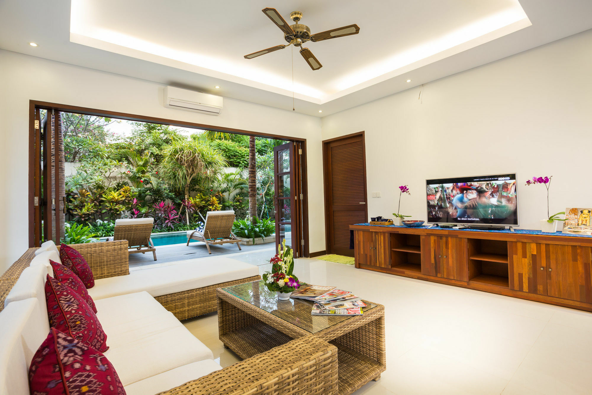 Вилла La Bali Sanur Экстерьер фото